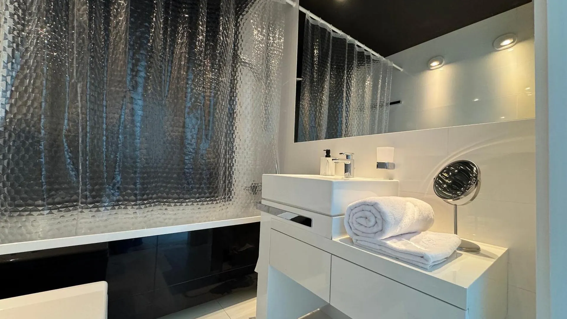 Black&White Angel Apartment Krakow